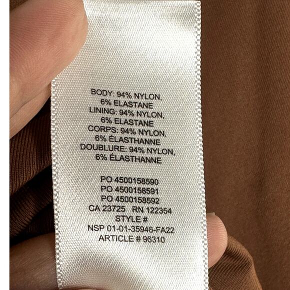 Aritzia Babaton Leone Contour Long Sleeve V Neck Bodysuit Top Shirt Size Large - Picture 9 of 9